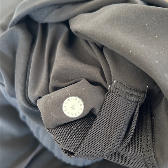 Lululemon Athletica Black On the Fly Pant size 4 - Picture 6 of 6
